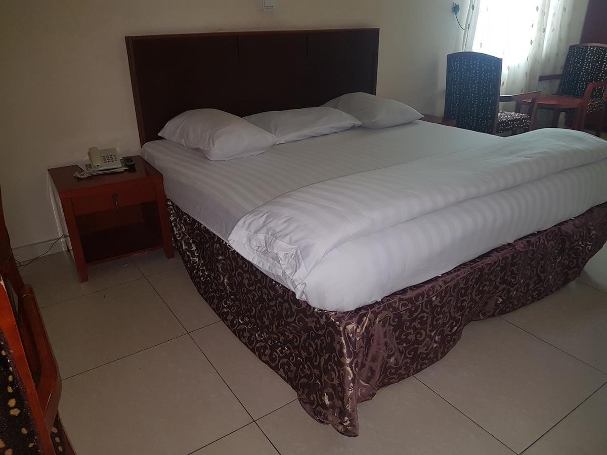 Carlcon Hotels Calabar Exterior photo